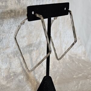 *NWT* Kaitin 925 Silver Geometric Hoop Earrings